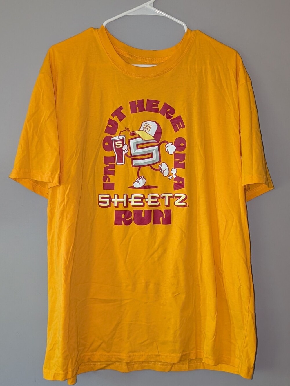 SHEETZ RUN Yellow Short-Sleeve Graphic Tee